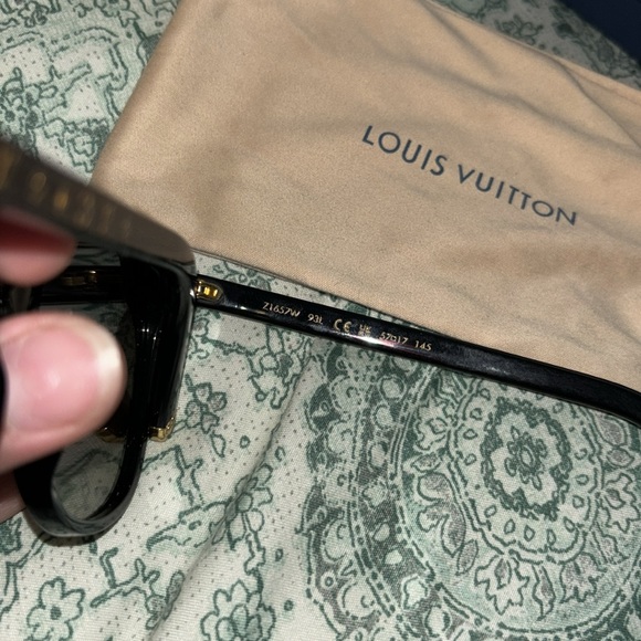louis vuitton monogram cat eye sunglasses - Picture 12 of 15